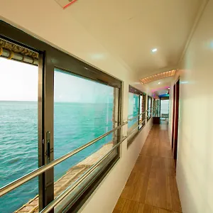Hotel Tharangini Houseboats Alappuzha